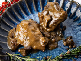 Bitki wołowe z sosem - 100 g