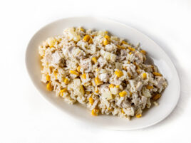 Sałatka z kurczakiem i ananasem