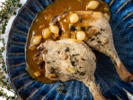 Noga z kaczki z jabłkami i cebulą perłową (2 szt. / 450 g)